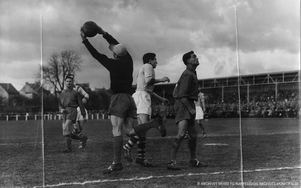 Les Canaris sur terrain neutre au Mans, le 12 janvier 1958