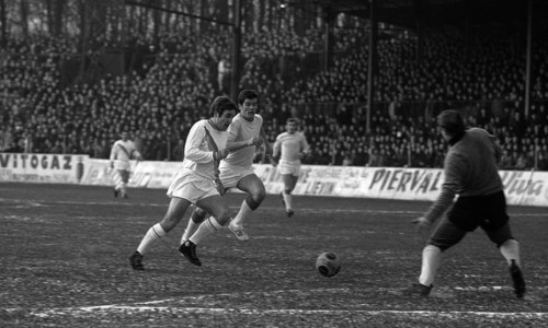 Lens-FCN 1967 : Les Canaris sur la glace lensoise